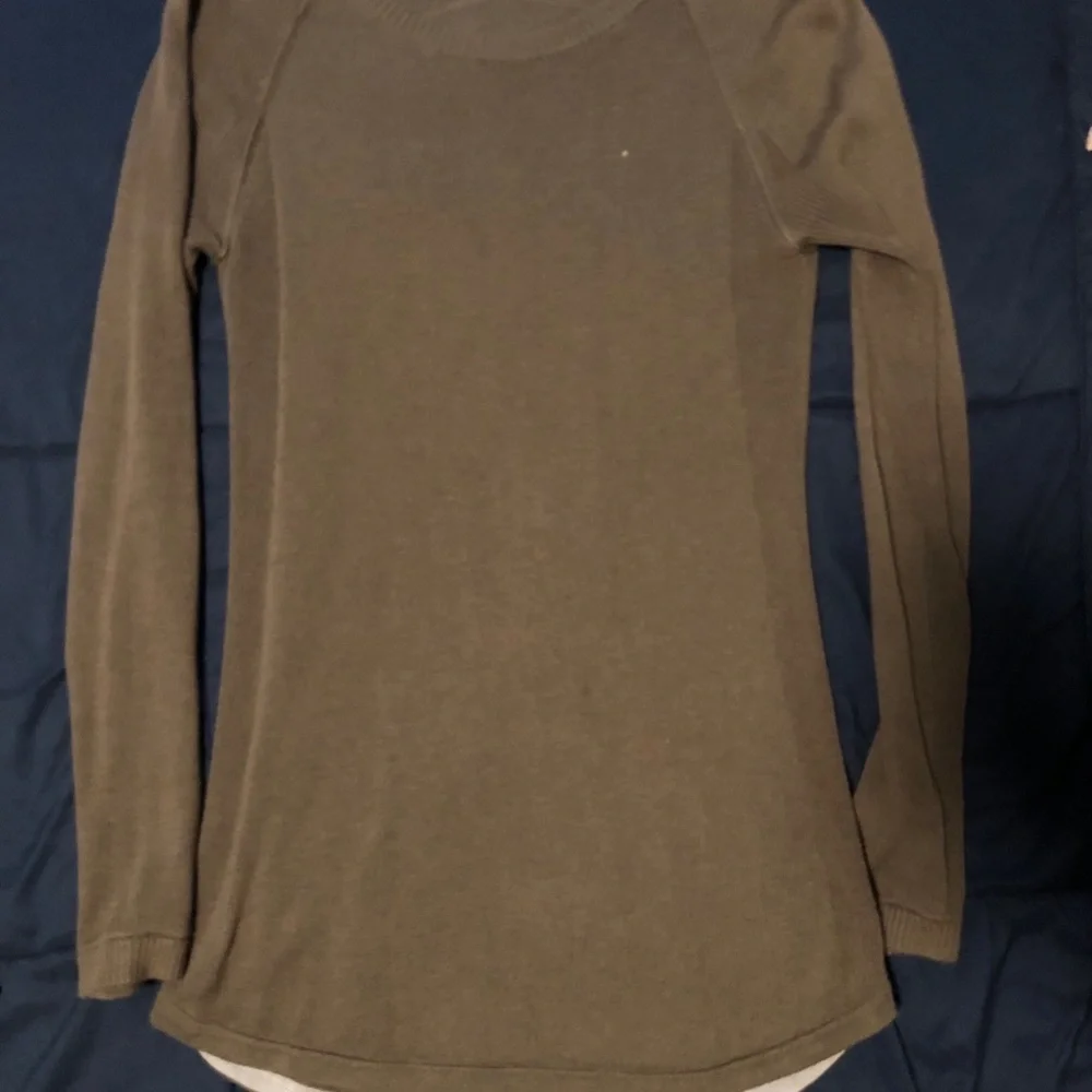 LuluLemon Sunshine Coast cashmere blend Knit Be Bold Sweater Green Medium - Picture 2 of 7